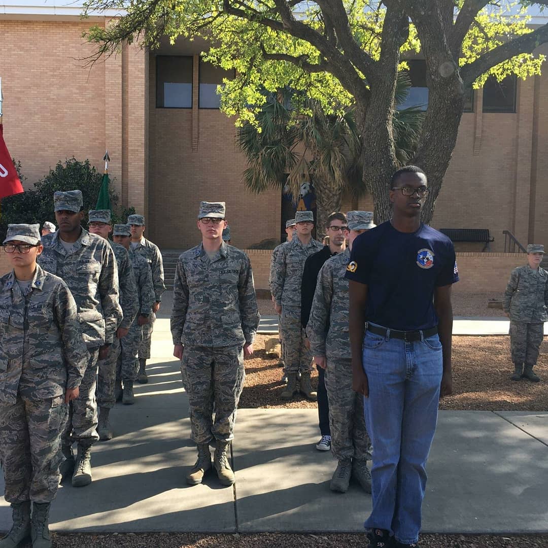 det_847's tweet photo. Leadership Laboratory 11:
FTP cadets practicing squadron marching and counter march. https://t.co/HNQRJ1RcUZ