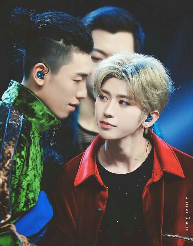 lira1j's tweet photo. นี่ก้อีกคู่พี่ #จื่ออี้ มองน้องอีกแล้วคราวนี้ใกล้หน่อย555ใจบางแล้วจ้าจุดนี้ฮืออ
#IdolProducer #NINEPERCENT 
#จื่อคุน #ceixukun https://t.co/uOxc0VTiHD