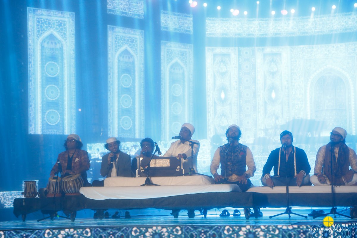 Bros_Incorp's tweet photo. #JavedAli next to #ARRahman taking us on a trip that we almost never came back! Are you with us in THAT moment??? #BrothersIncop #Dubai #DilseDubai #Music #Sufi #qawwali #culture #art https://t.co/Sxy3fWkaC9