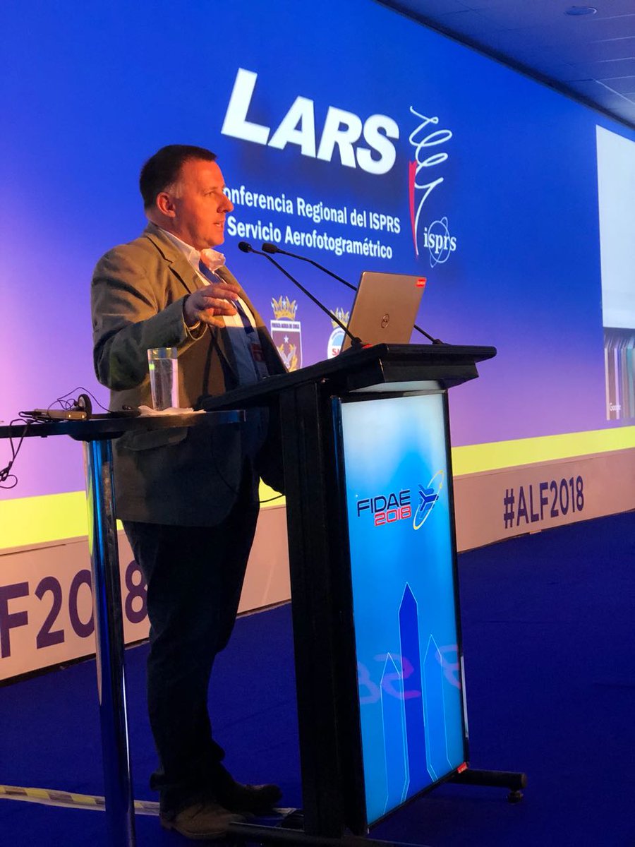 pablod81's tweet photo. Hace su presentación @edparsons en  #Lars2018 @SAFChile @GeoLars2018 @GoogleChile @Google @googleearth https://t.co/Lx7z0wF3Pj