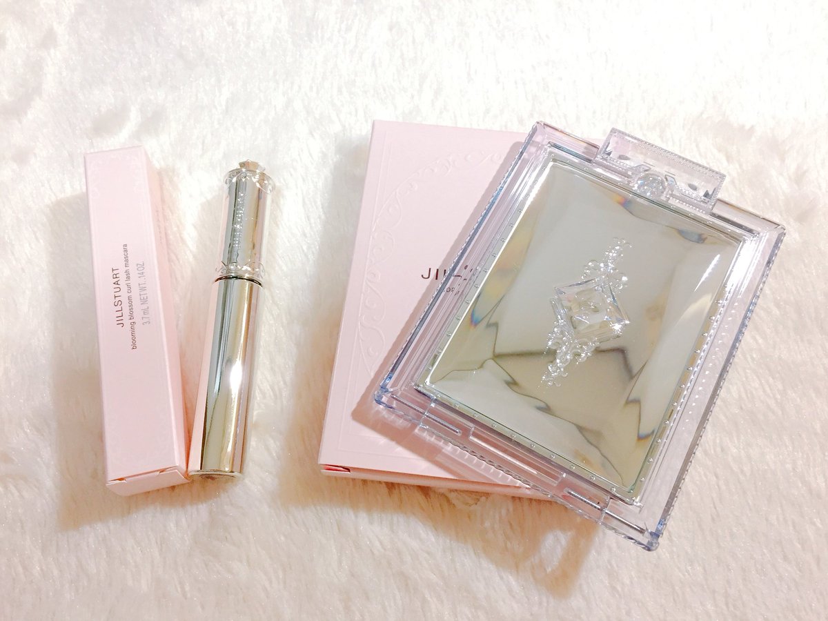 WXXPf1S2DF2mkXj's tweet photo. お迎え行って来ました❤️
6日から¥8,640(税込)以上購入するとミニマスカラもらえるからミラーも買ってしもた😚
#JILLSTUART #ジルスチュアート
#ミックスブラッシュコンパクト
#girlsnightout
#フォーエヴァージューシーオイルルージュ #ティント
#appletrick
#購入品 #コスメ好きさんと繋がりたい https://t.co/dvrWGPzz3i