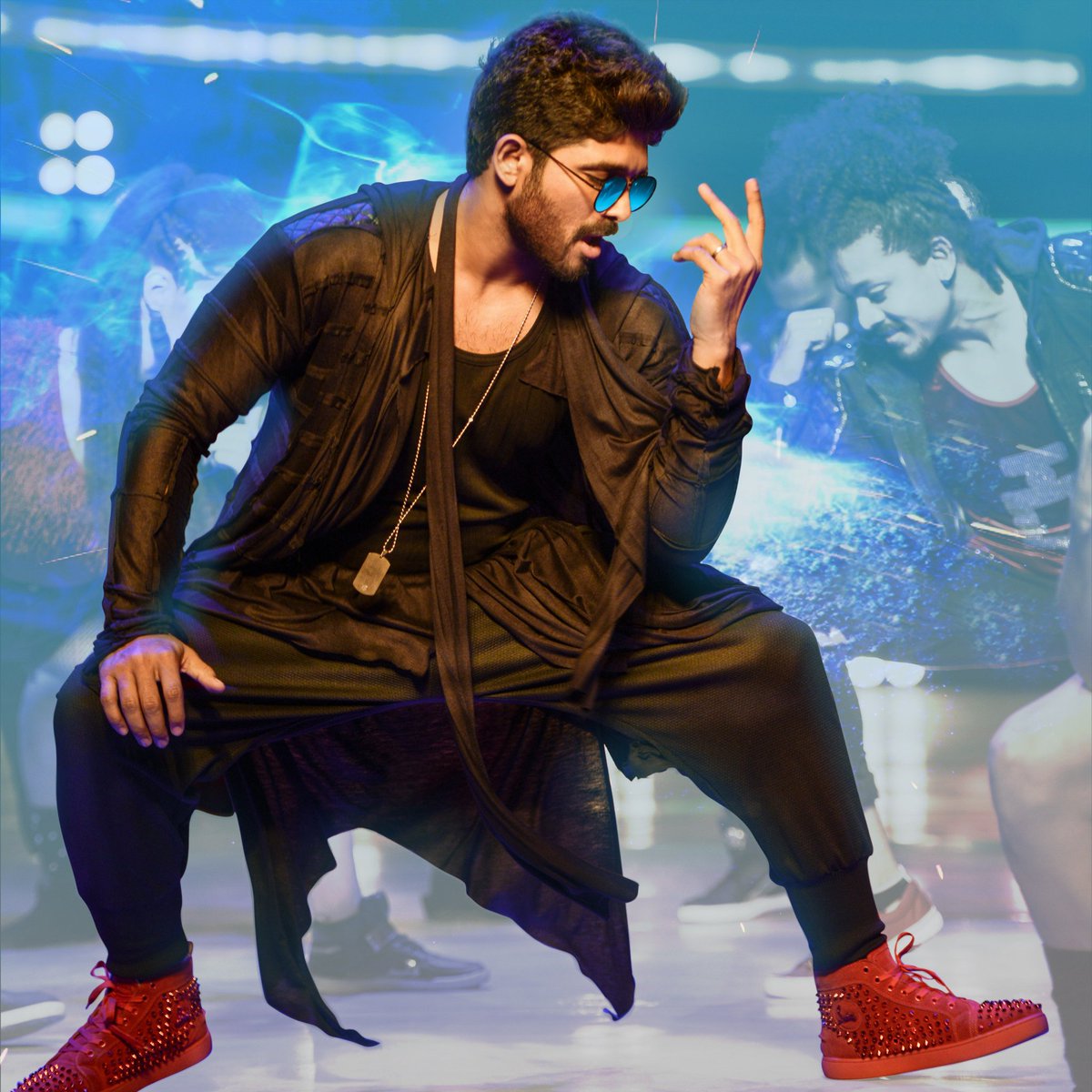   Advance happy birthday to Allu Arjun    live happy forever in u life  