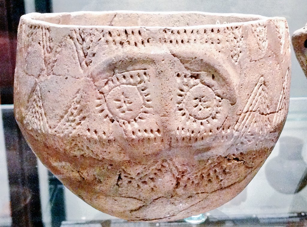 prehistoryRMO's tweet photo. For #FindsFriday some beautiful#Neolithic #FunnelBeaker pottery from Denmark @Nationalmuseet https://t.co/XkHd0a7NO8