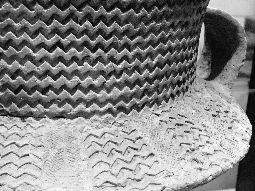 prehistoryRMO's tweet photo. For #FindsFriday some beautiful#Neolithic #FunnelBeaker pottery from Denmark @Nationalmuseet https://t.co/XkHd0a7NO8