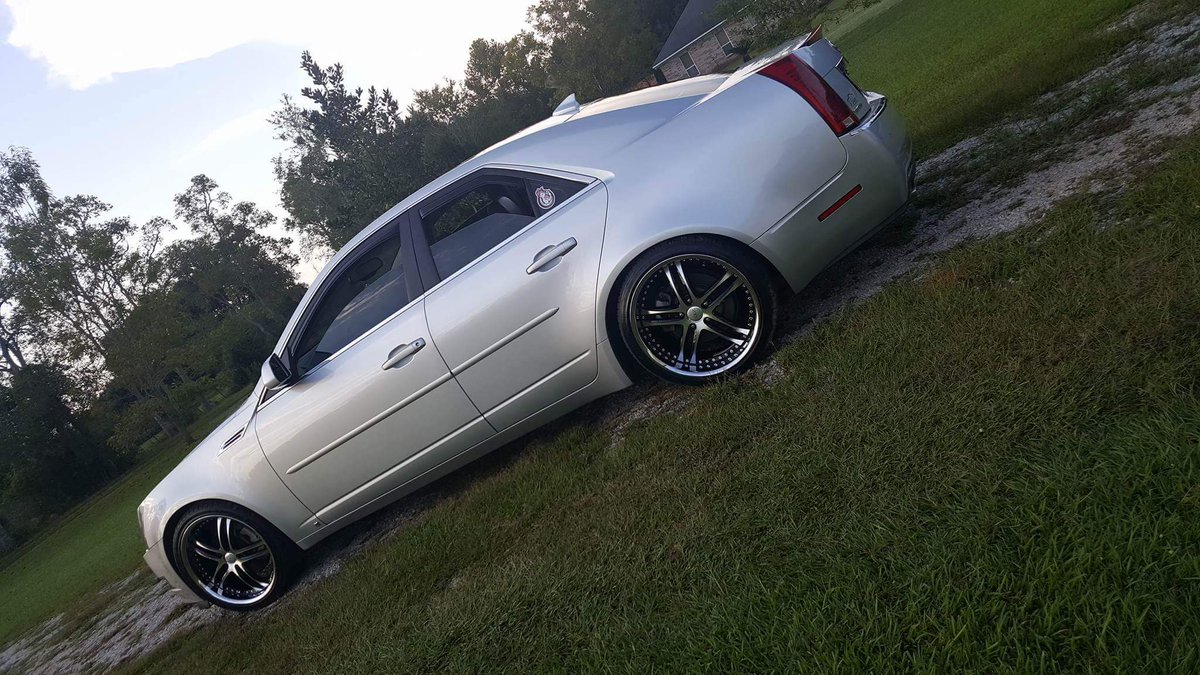 xixwheels's tweet photo. XIX wheels on a Cadillac! #wheels #xixwheels https://t.co/7KuqDVcdxz