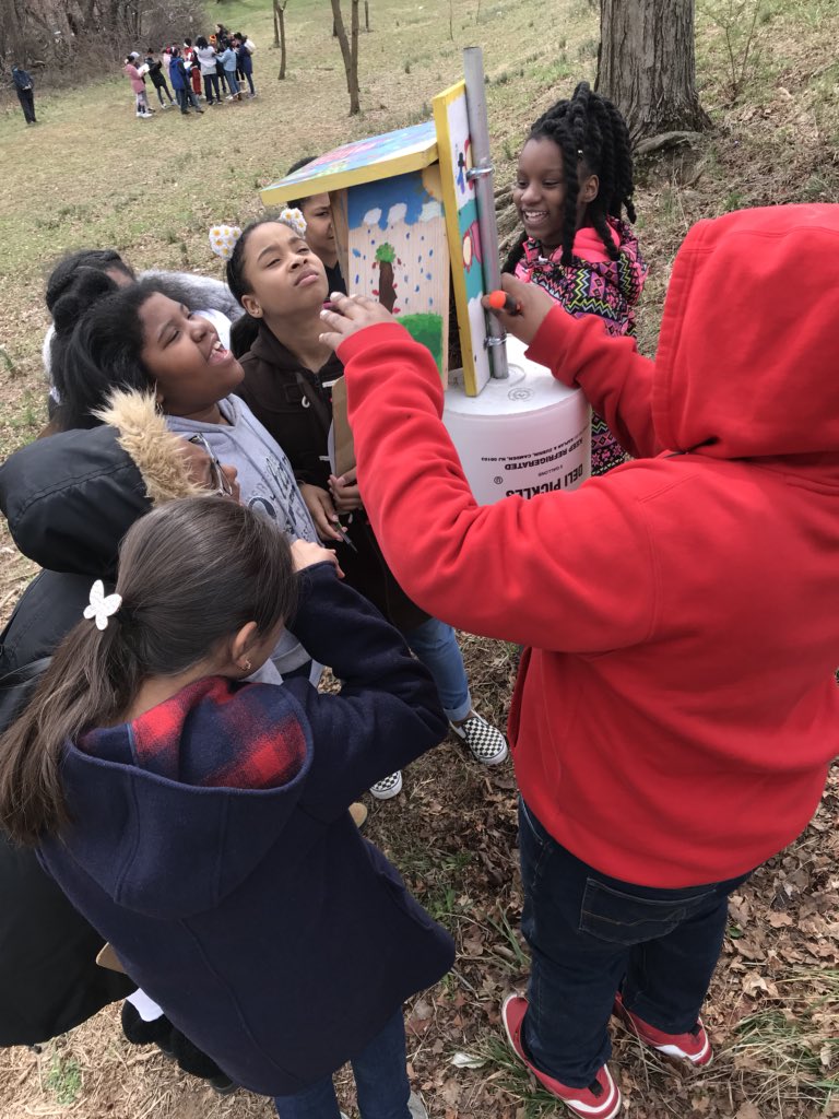 Wellwood5th's tweet photo. A student explains his prediction on which area will have the most biodiversity before conducting our own schoolyard BioBlitz! Good news! We found out that our bluebird house has a nest! Which organism type would this be??? 🤔 https://t.co/iPd8QLgmcT