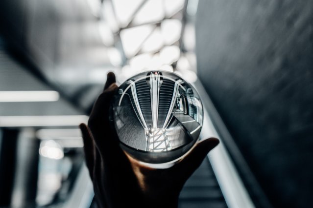 Oracle CEO Mark Hurd shares 3 more predictions for fast-approaching technology disruptions dy.si/saAwN