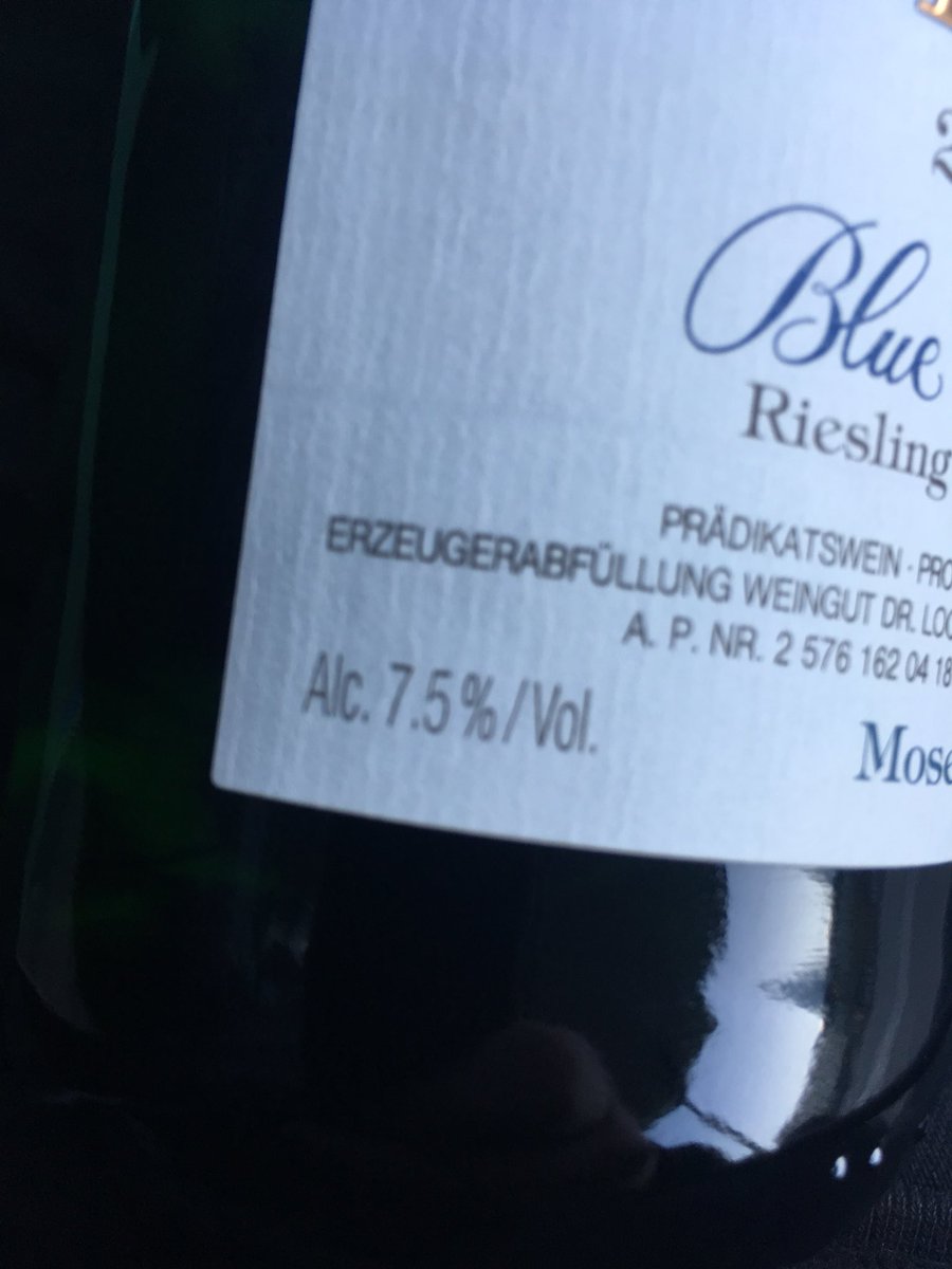 PokkinenAntti's tweet image. Kuinka juoda jokaperjantainen viinipullo ilman kohmeloa lauantain töissä. #FunctioningAlcoholic