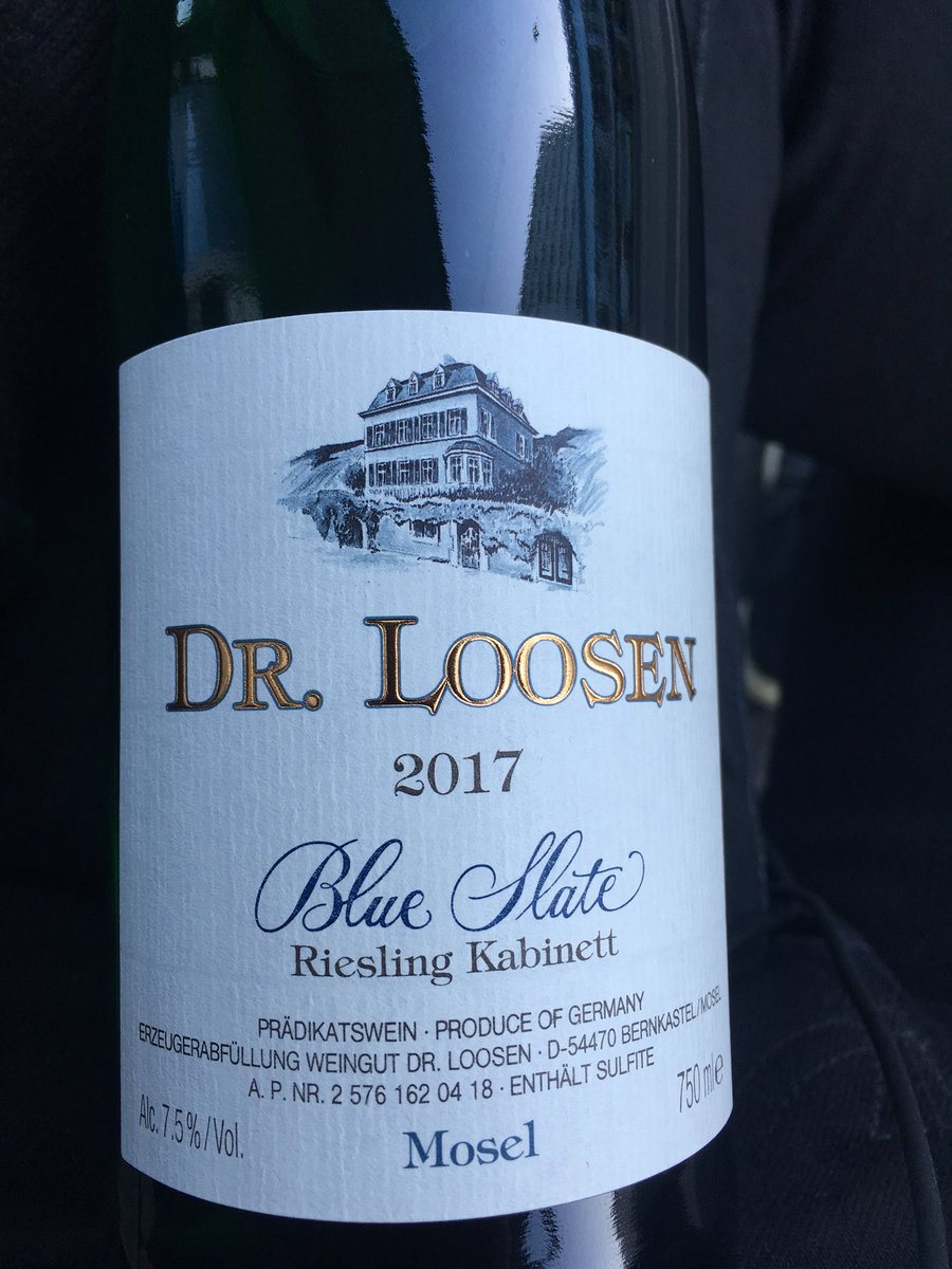 PokkinenAntti's tweet image. Kuinka juoda jokaperjantainen viinipullo ilman kohmeloa lauantain töissä. #FunctioningAlcoholic