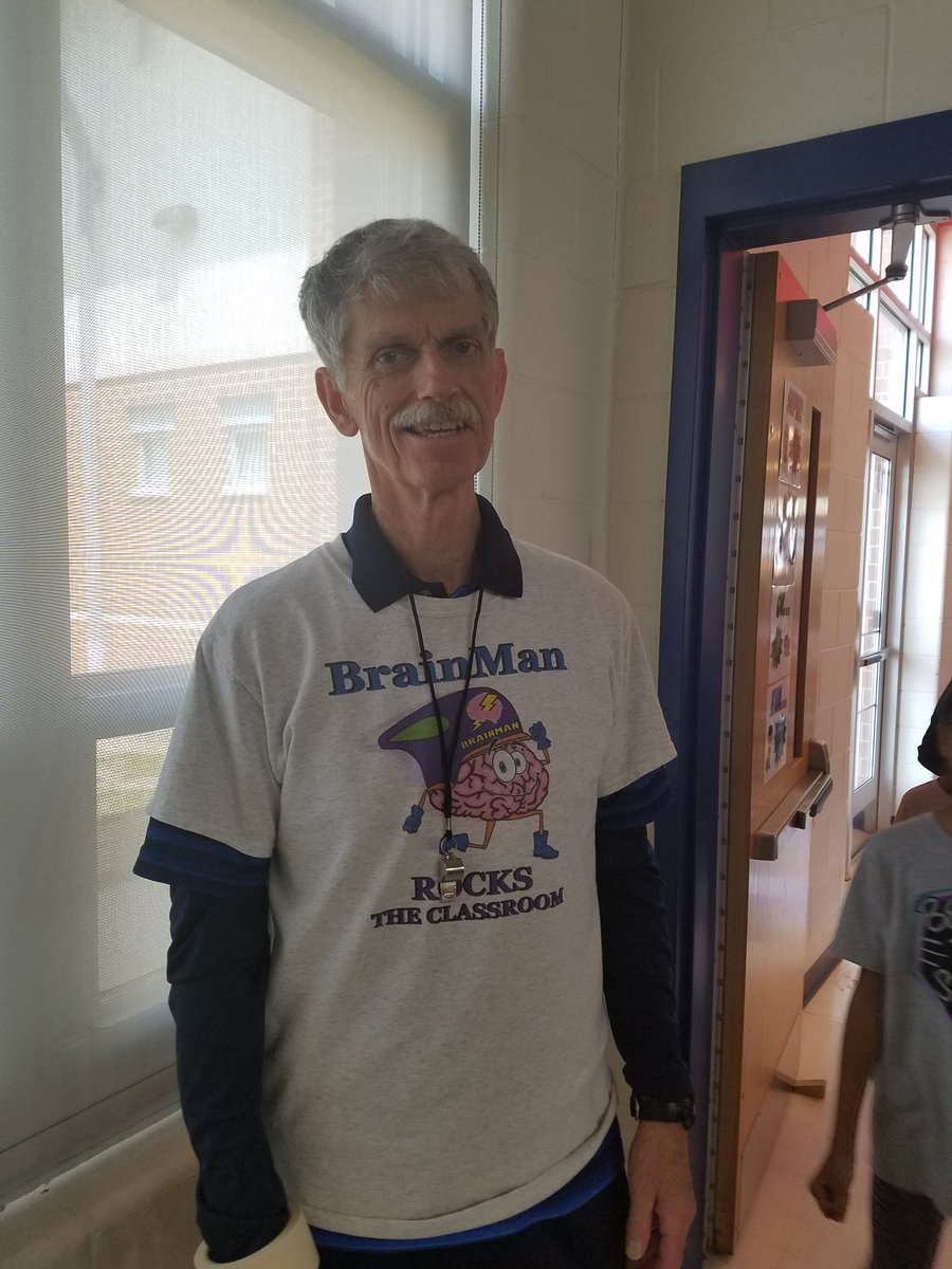 KarolaScarce's tweet image. The Brain Man! Learning how to improve our brain power!#TimberwolvesROCK #Springtwitterchallenge @AndrewBuchheit