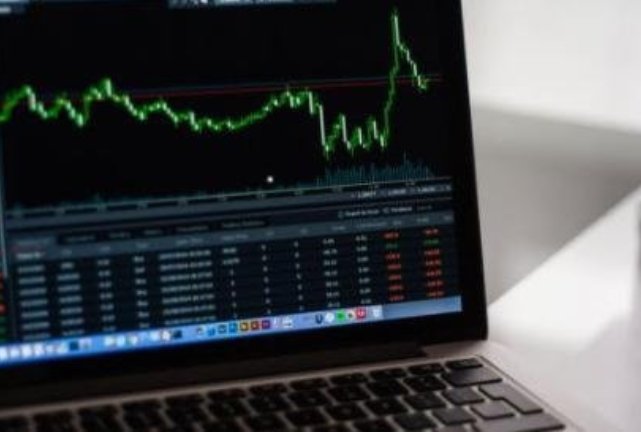 ManagerMatch's tweet photo. “The ability to earn equity like returns is dependent on the complexity an #investor is willing to take on and where they’re investing in the lifecycle of an asset…it really depends on your objective and the role of #realassets in the #portfolio.” https://t.co/xanVf61mPA https://t.co/6dmsiCa3OM