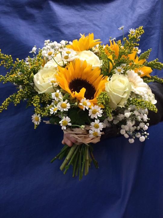 Flowers4Cardiff's tweet photo. 💕Love the latest #wedding #flowers by our floral designer 💕 For a FREE consultation: https://t.co/Wt3QA6HnN6 #Cardiff #Wales #BridetoBe https://t.co/hvbLFwa4wi