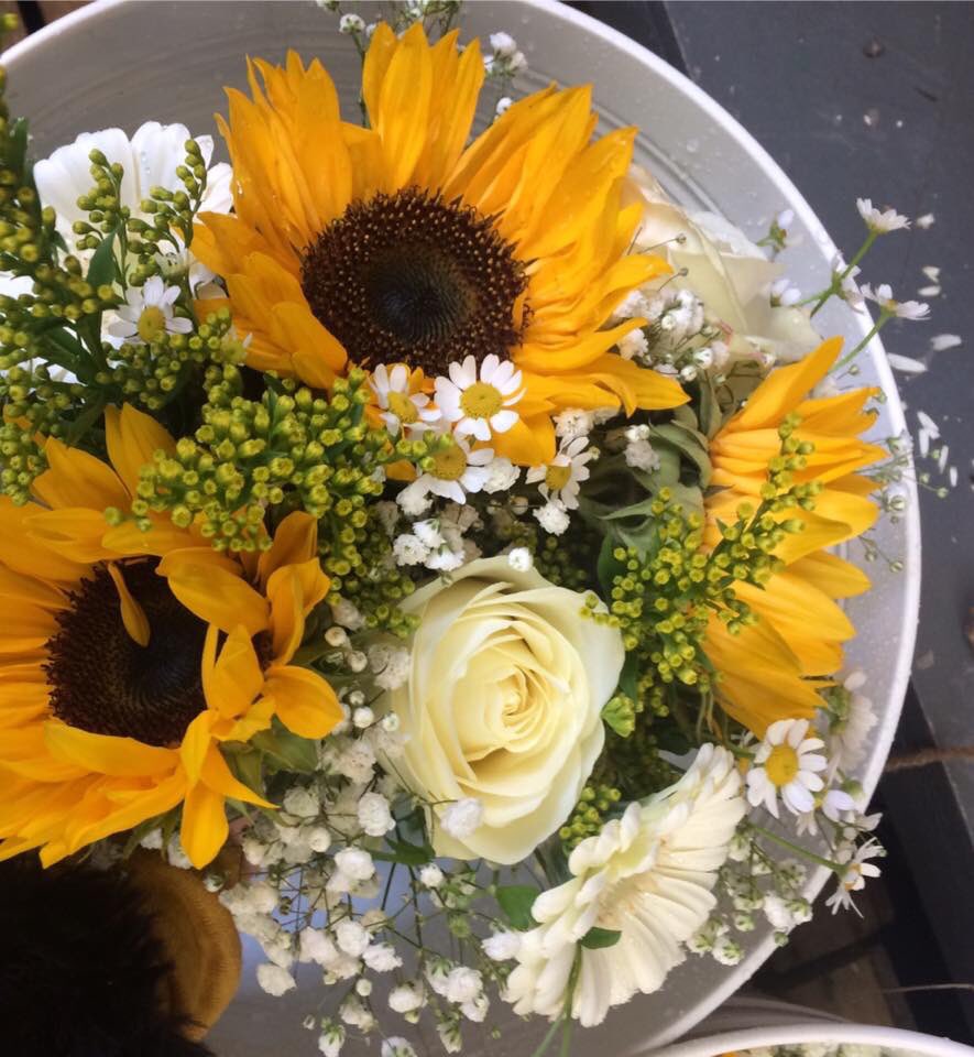 Flowers4Cardiff's tweet photo. 💕Love the latest #wedding #flowers by our floral designer 💕 For a FREE consultation: https://t.co/Wt3QA6HnN6 #Cardiff #Wales #BridetoBe https://t.co/hvbLFwa4wi
