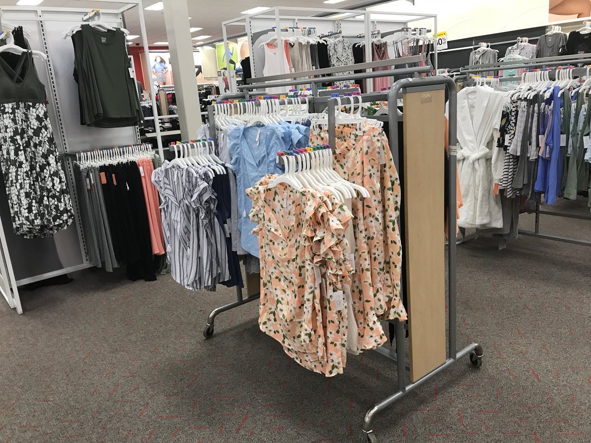 VMLAshley's tweet photo. Breathing some life into our sleep floorpad in preparation for Mother’s Day 💚💜 #longtermplanning #HubCityTarget #May13 #VMLStyle https://t.co/2696r8H3ZI