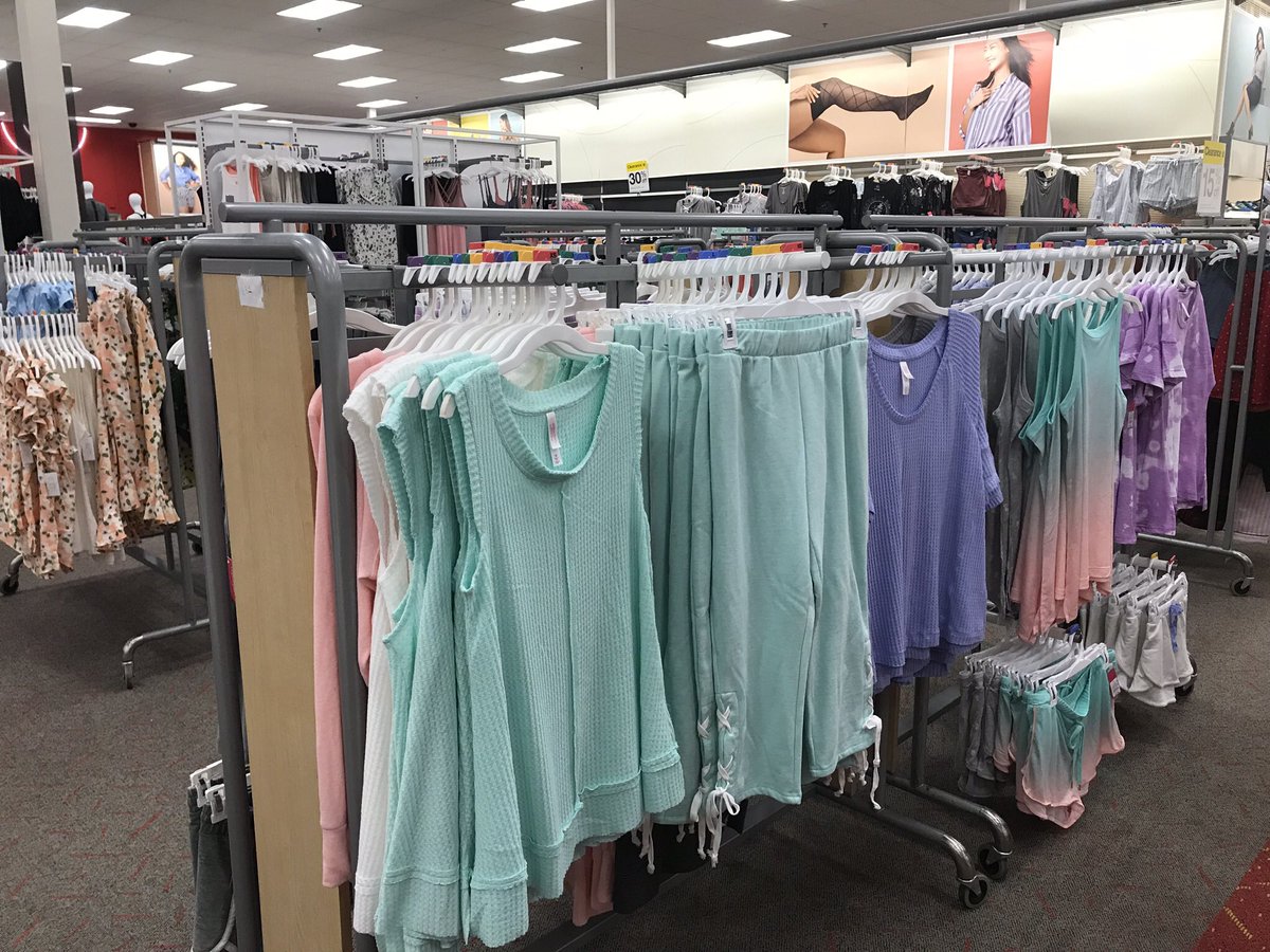 VMLAshley's tweet photo. Breathing some life into our sleep floorpad in preparation for Mother’s Day 💚💜 #longtermplanning #HubCityTarget #May13 #VMLStyle https://t.co/2696r8H3ZI