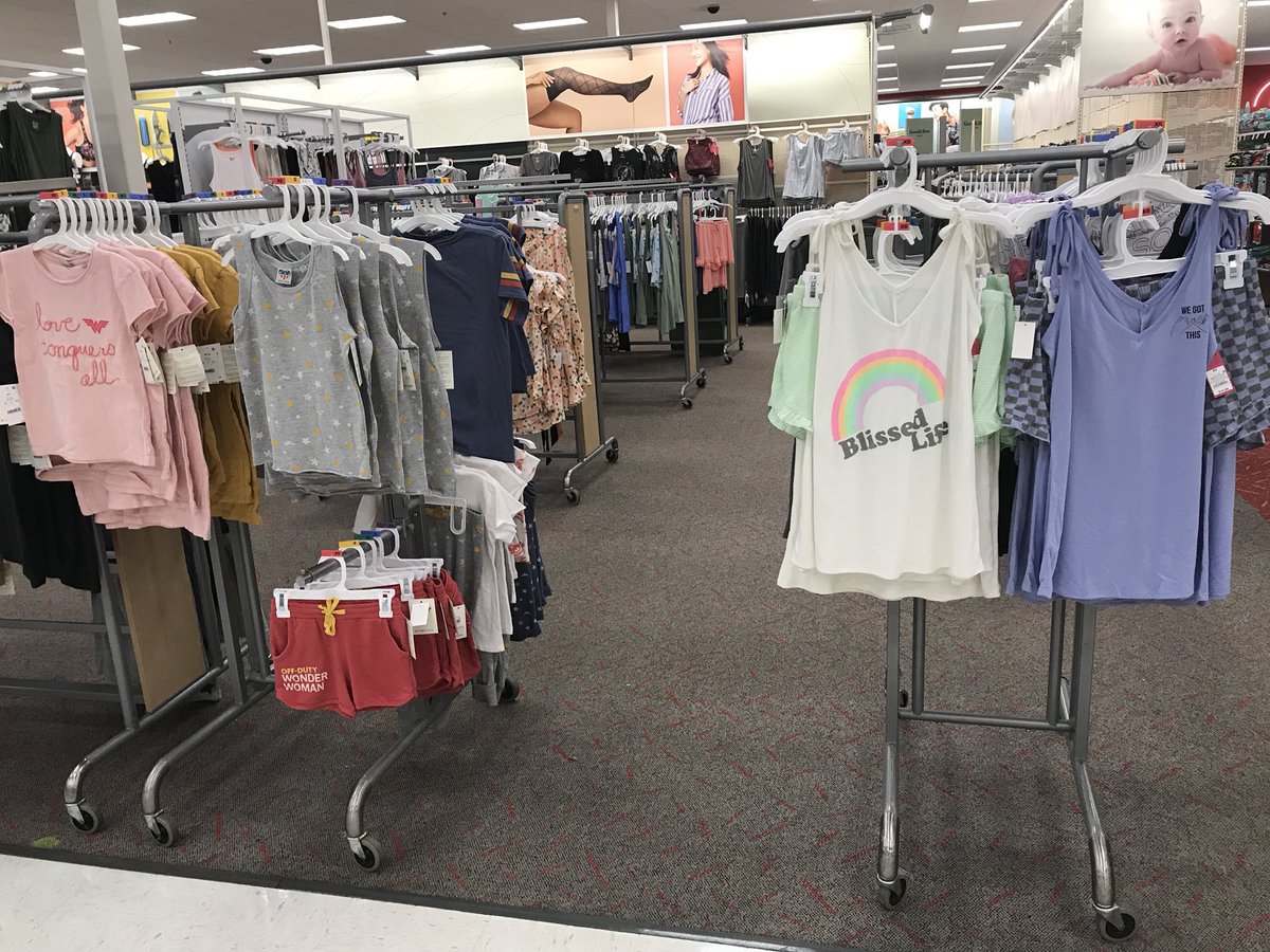 VMLAshley's tweet photo. Breathing some life into our sleep floorpad in preparation for Mother’s Day 💚💜 #longtermplanning #HubCityTarget #May13 #VMLStyle https://t.co/2696r8H3ZI