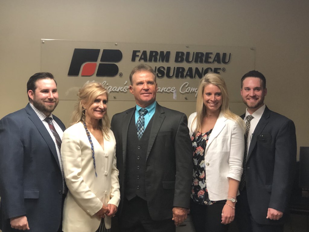 CZarkovich2's tweet photo. Special Congratulations to @thediveragency brothers Kaine & Jake on the One Year celebration of your business! @LansingChamber #membersgetmore #celebratesuccess #Congratulations #oneyeargoingstrong #workanniversary #allthingsfarm #familybiz https://t.co/qvPmDslqH7