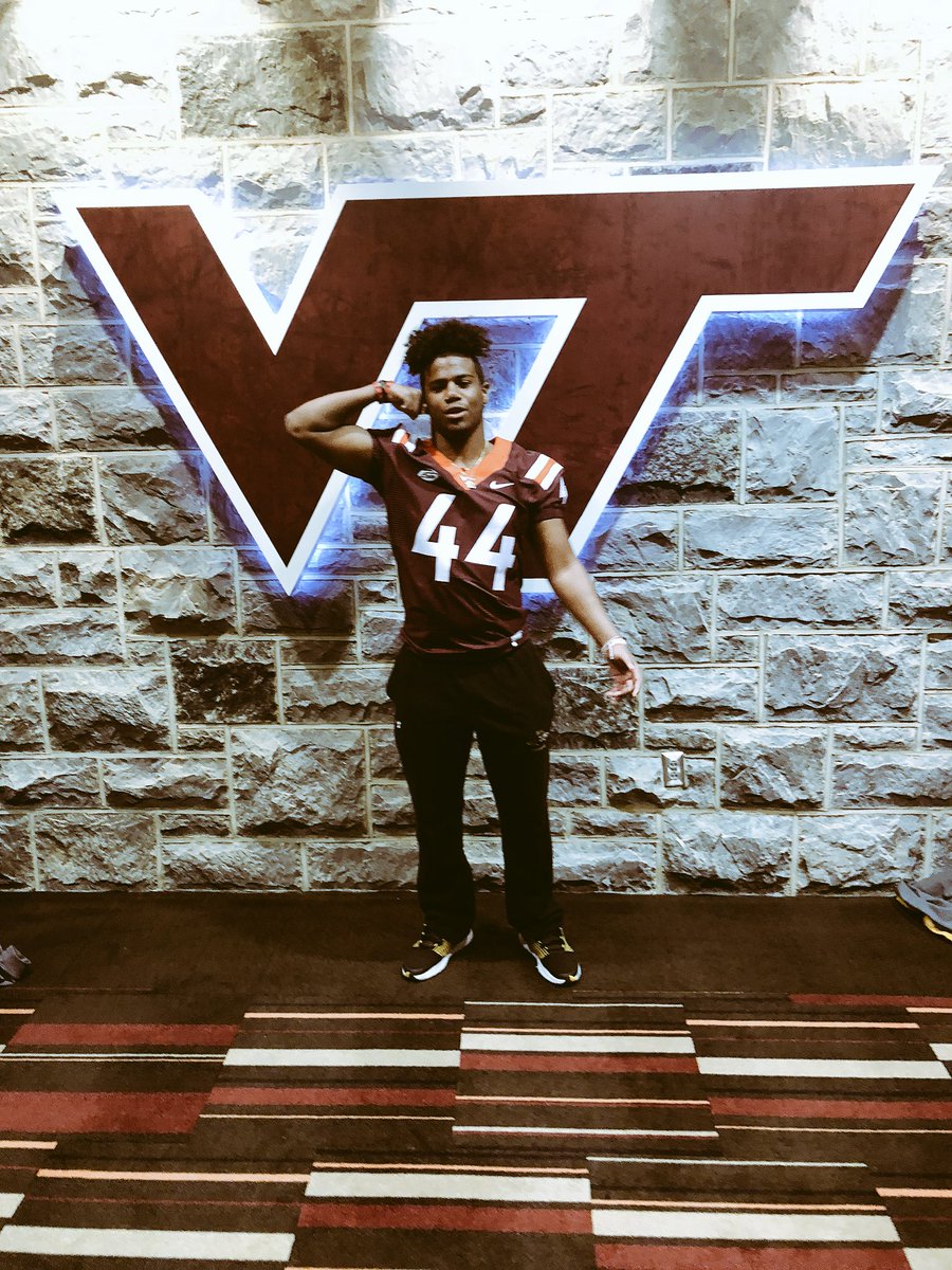 44crzy's tweet photo. Blessed to receive an offer from Virginia Tech University ‼️💯🦃#hokienation #hometeam https://t.co/qzxtMAUUg0