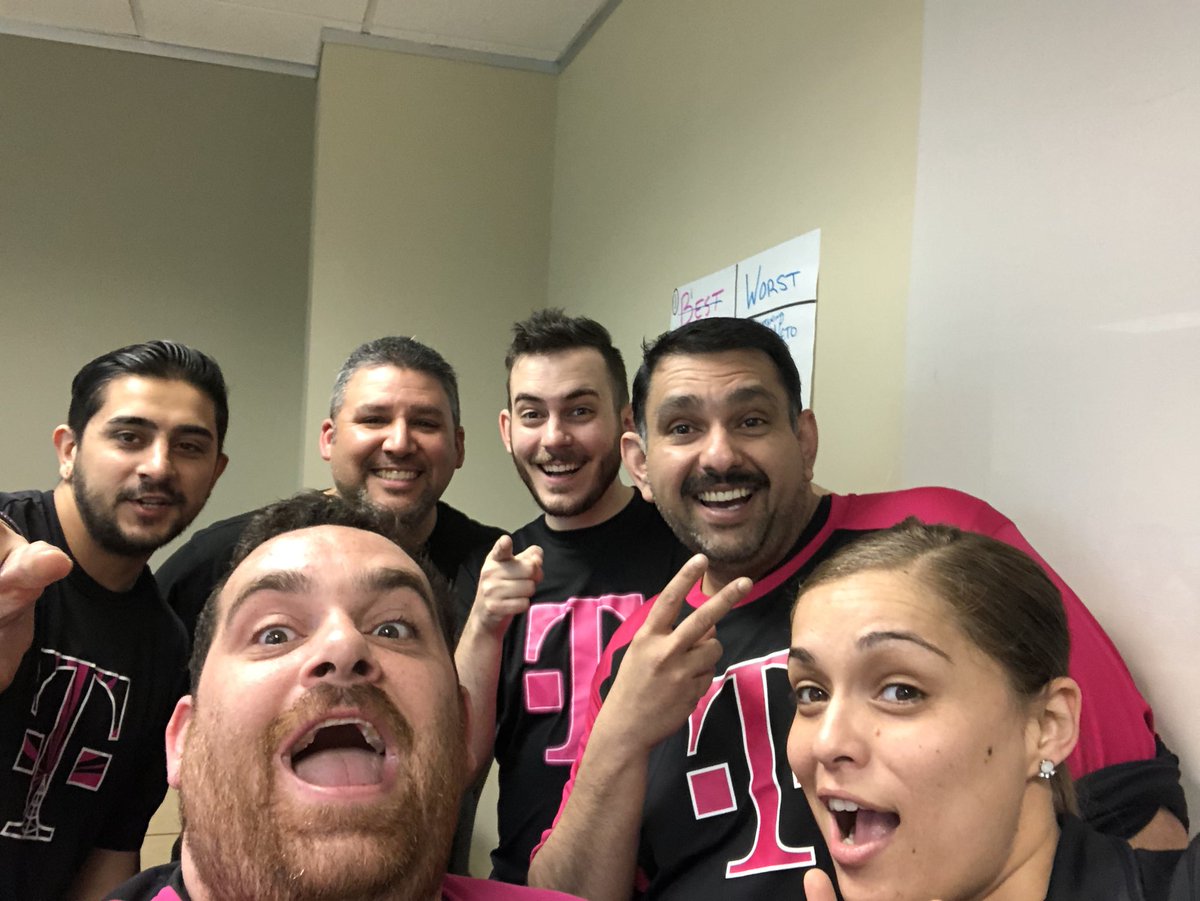 Uncarriergeoff's tweet photo. Excited to carry forward our #digitallyaccelerated retail with these fine #customerobsessed folks! #bestteamever @Dsolano1023 @Alisa_Arner https://t.co/Ap2m1yPXxU