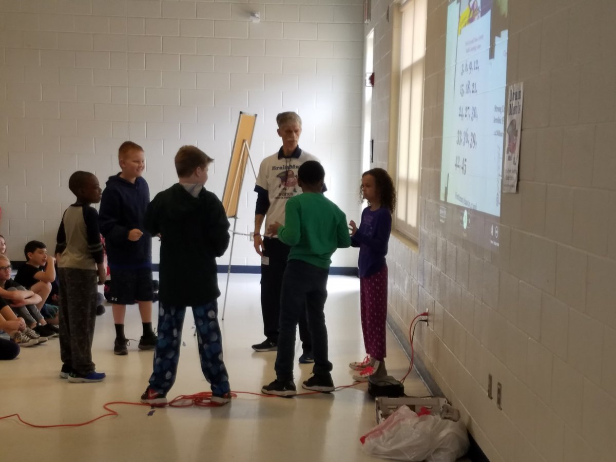 Mrs_Krueger_'s tweet image. BrainSprints Assembly! The kids had fun! #TimberwolvesROCK  #Springtwitterchallenge @AndrewBuchheit