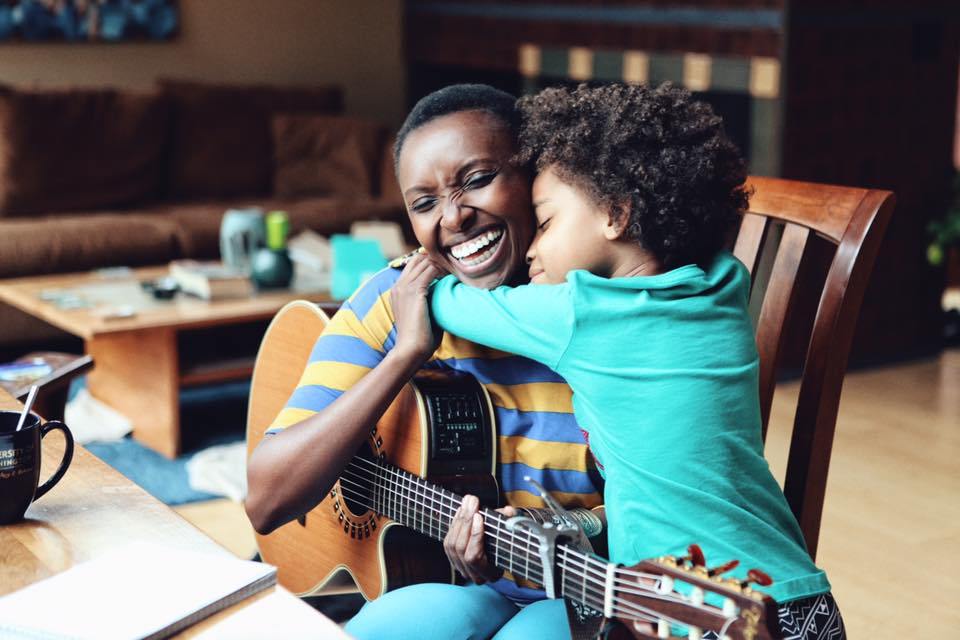 windsofjune's tweet photo. Naomi Wachira: Singer-Songwriter https://t.co/PHD9jJiQ85 https://t.co/yueR8Xty0z