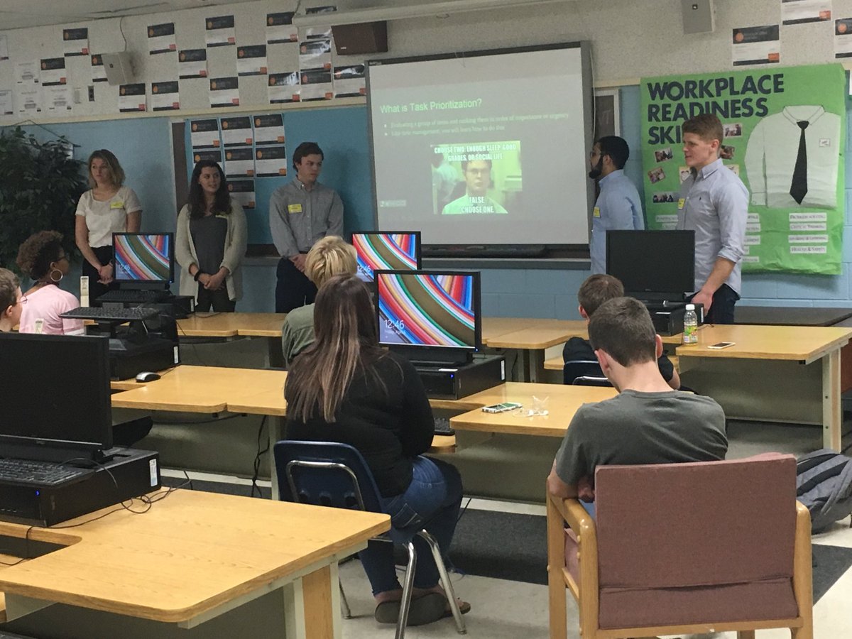 DweaverRick's tweet photo. VT Business and IT students speak to Ms Reynolds Computer Information Systems Class. They also spoke to Web Design students. mcps_va https://t.co/dNGKvru5fA