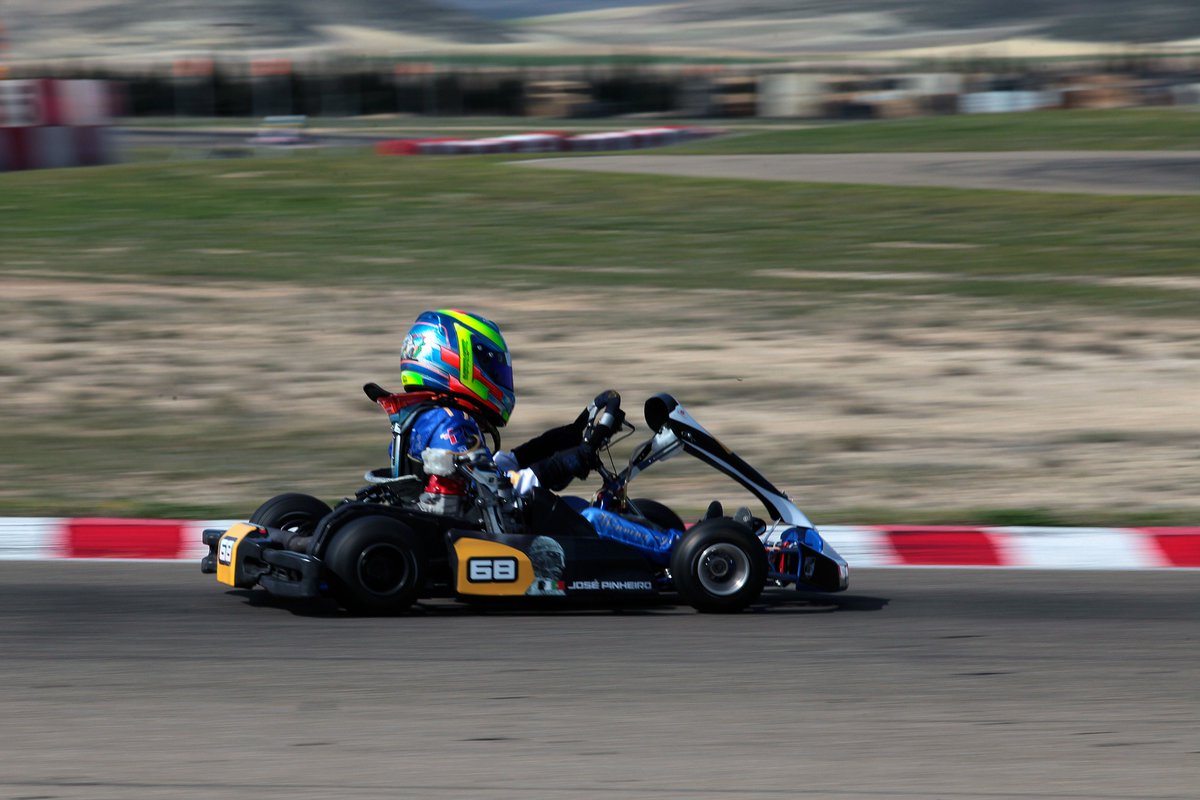 VitoriaSC1922's tweet photo. Temos #Conquistador nas pistas 💥💨 
6⃣8⃣José Pinheiro - @VitoriaSC1922 
Sabe mais 🚖 https://t.co/oMkzUeWX5J
#VSCRacing #Conquistadores #Karting https://t.co/VEkPdSWEKv