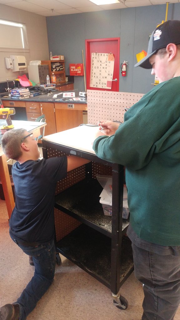 HillcatRobotics's tweet photo. #HDHSpride. Assembling workbenches https://t.co/JZEMF3bf6g