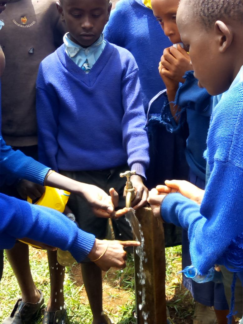 FF_Kenya's tweet photo. #Preparation for meeting #Influentials2018 and Mukinyai community during next 2 weeks Their hard work has formed a solid platform for rain #harvesting #water tanks and dig trench for mains #water  #donation via https://t.co/2bdB4EBp0j Thank you https://t.co/i2A2NeePmm