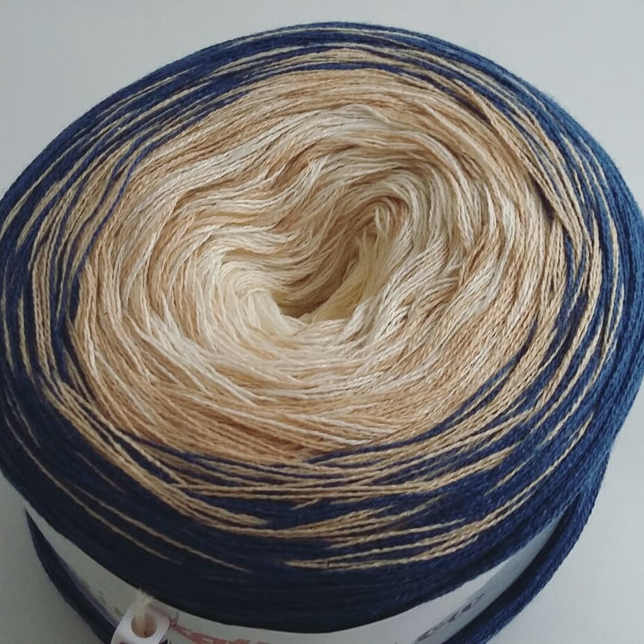 agujadelsur's tweet photo. Cuando veo estos #ovillos en la tienda donde suelo comprar, me resulta muy difícil no añadir nuevos proyectos de #ganchillo a mi lista. Está claro que los ovillos multicolor son mi perdición (y la dependienta lo sabe 😅).
#katia #springrainbow #katiayarns #crochet #yarn #lanas https://t.co/bCV527sGST