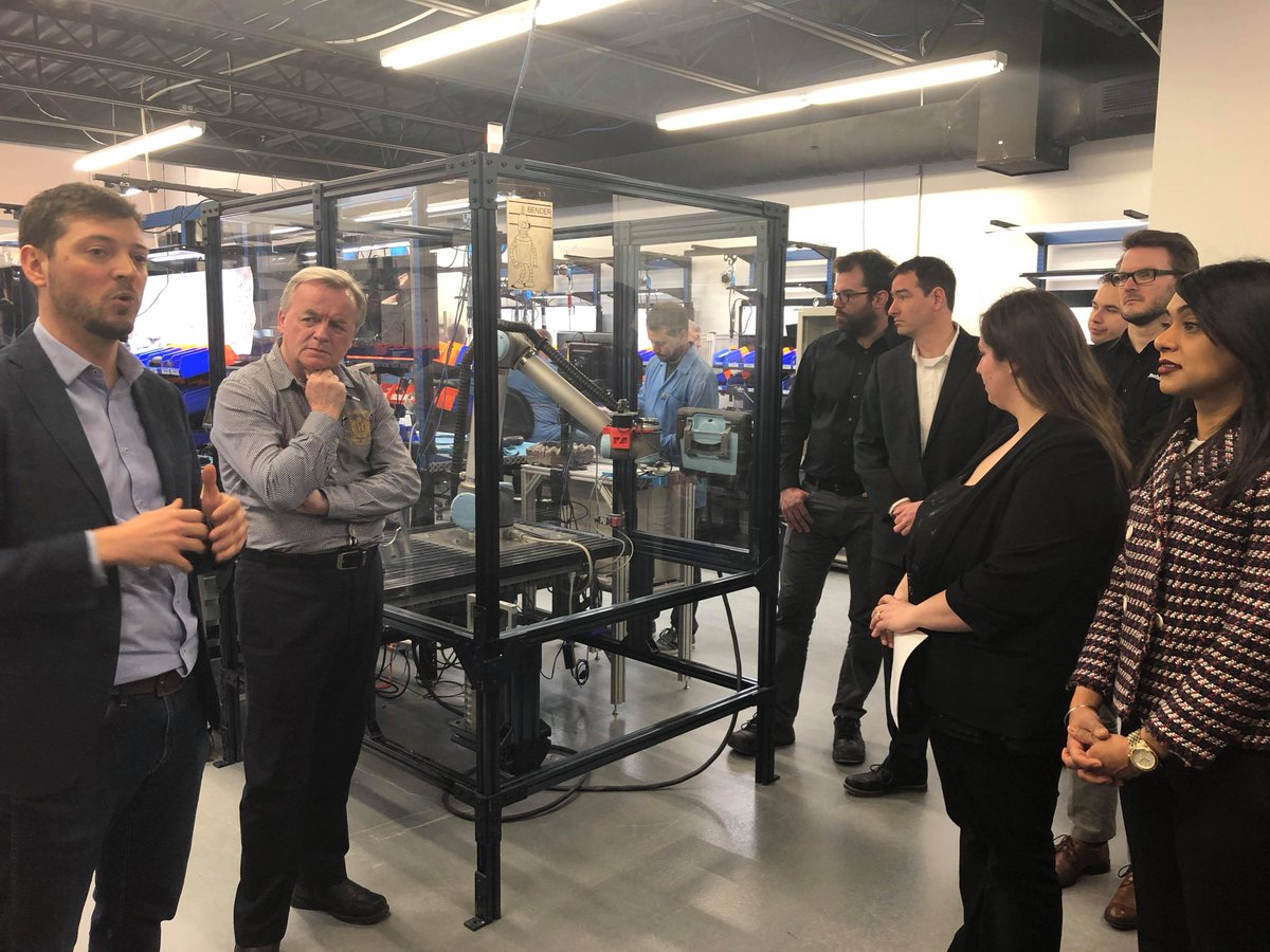 BardishKW's tweet image. .@Robotiq_Inc is making sure factories can #StartProductionFaster with some assistance from a helping hand - a #Robotiq one. Thanks for the tour of your facility! Happy to see local talent having a global impact on #innovation.