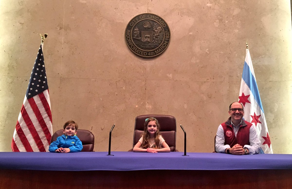 Carroll46's tweet image. Big Friday morning: ride on the @cta Blue Line to City Hall to get a @chicityclerk #ChicagoCityKey (thank you @kmoconnell4 and @klefurgy), a visit to Council Chambers (thank you @bnemec08), and some good ol’ fashion fun at the #Picasso in Daley Plaza #SweetHomeChicago #GetOutside