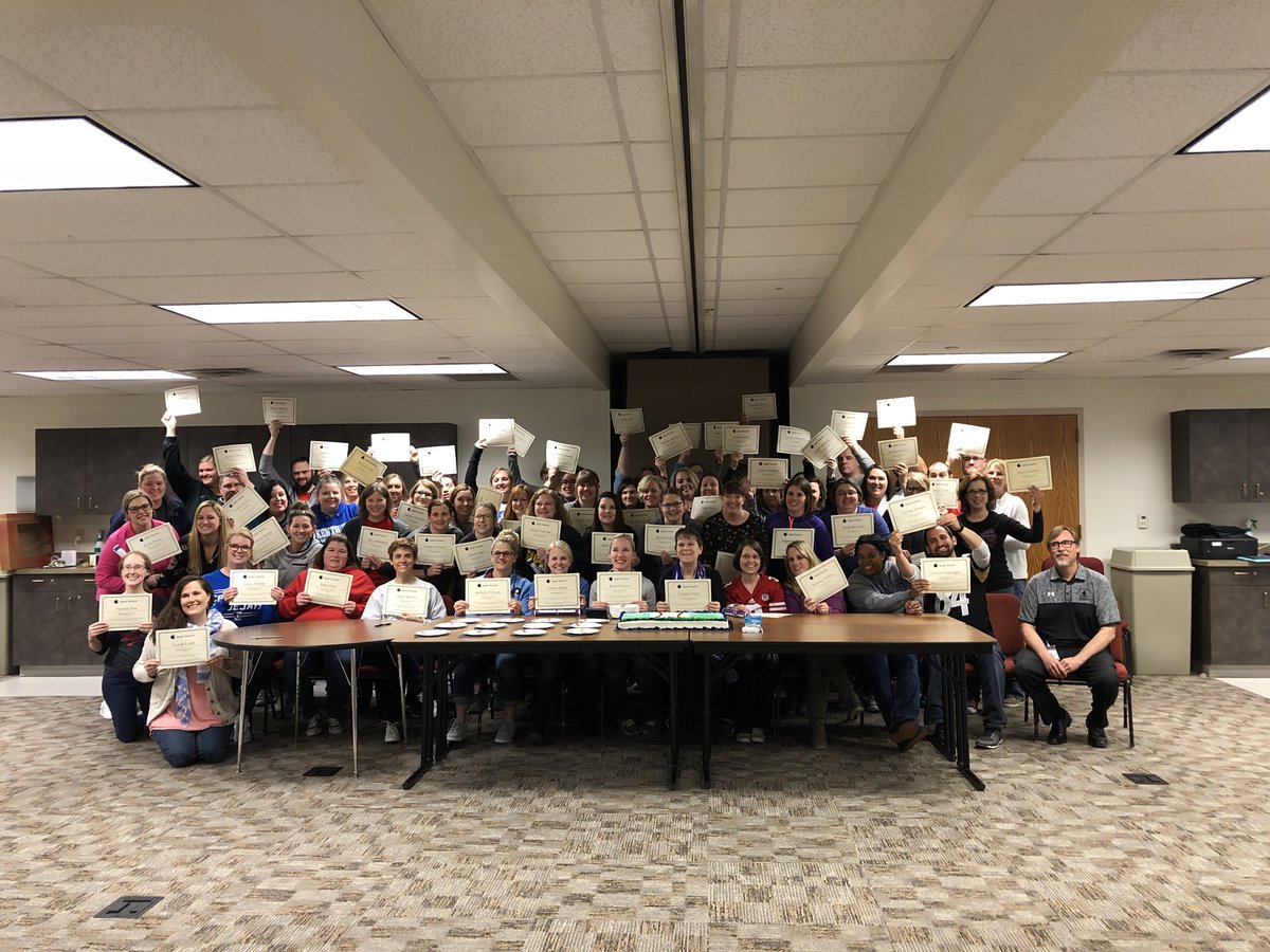 gkboettger's tweet photo. #bpsne doing it right with #BlendED training for 61 staff. 6 days training. Now Graduation. Thanks for all you do and all you will do for students. You all rock! #ipadacademy https://t.co/JGactGnemg