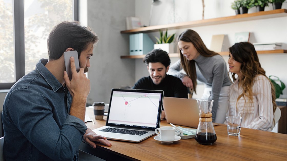 Nextiva's tweet photo. Wondering how to strengthen corporate relationships through communication? Peek at these 6 quick tips: https://t.co/U6q78GjNN8
#BizTip #FridayThoughts #CX #Communication #CustServ #NextivaBlog https://t.co/fLI8xcZW6x