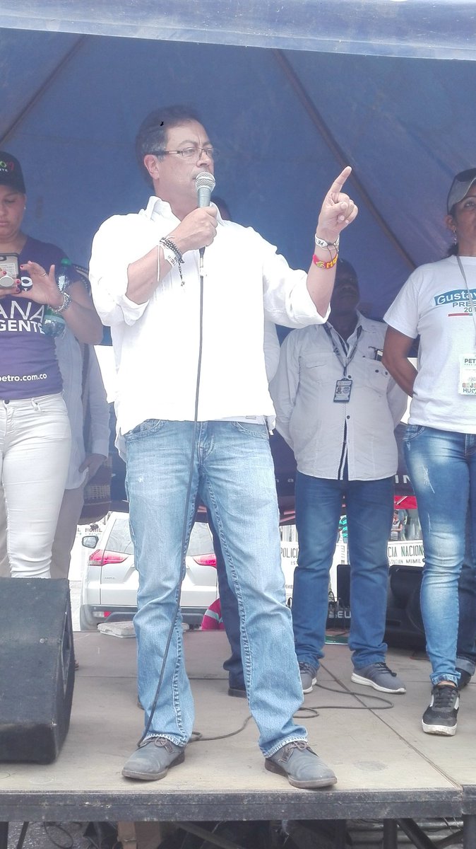 SonjoUrpi's tweet photo. Los latifundistas  improductivos le quitan el recurso a la gente para poder prosperar. Uno de.los mayores latifundistas de Córdoba es Álvaro Uribe Vélez. https://t.co/CCVTCQmHUk