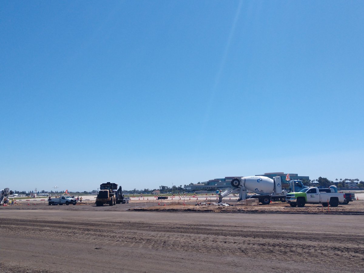 G3Quality's tweet photo. G3 continues to provide quality control services at the Long Beach Airport. Shown here, G3 is observing the contractor compacting base on Area 1B Runway 8R 26L using a sheep's foot roller, smooth drum roller, rubber tire roller, and scrapers. #TheG3Way #G3IntheField https://t.co/Ja1V6O1RS5