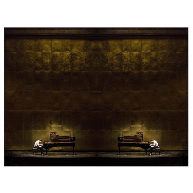 studioallard's tweet photo. Evgeny Kissin, Théâtre des Champs Élysées, Paris le 17 Novembre (2017) « Avant tout, envers toi même, sois loyal »
William Shakespeare - Hamlet
.
.
.
#photography #photographer #studiophotography #cinematography #frenchphotographer #portraitoftheday
#dip… https://t.co/SqgEOrKbqg https://t.co/5HlQdvxirL