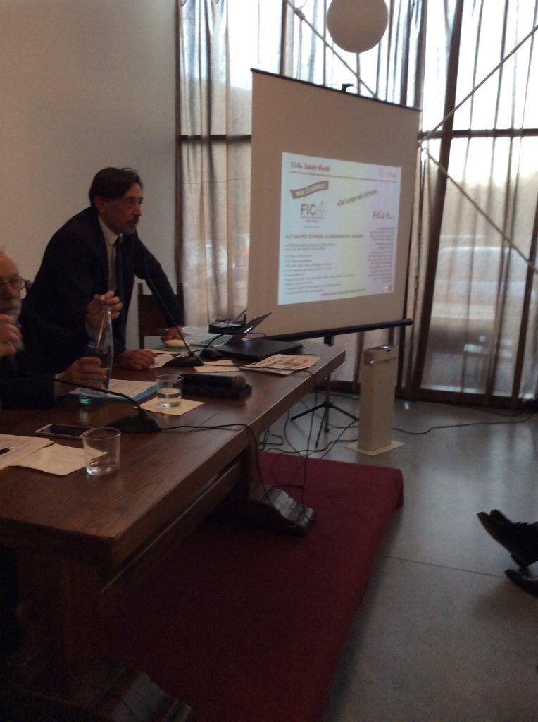 BorghiPiuBelli's tweet photo. Rocco Corsetti, @EcceItalia presenta le attività del Consorzio dei produttori dei Borghi +belli, in particolare L'osteria dei Borghi a @eatalyworld #assemblea #borghi https://t.co/ZFTOLwFm7P