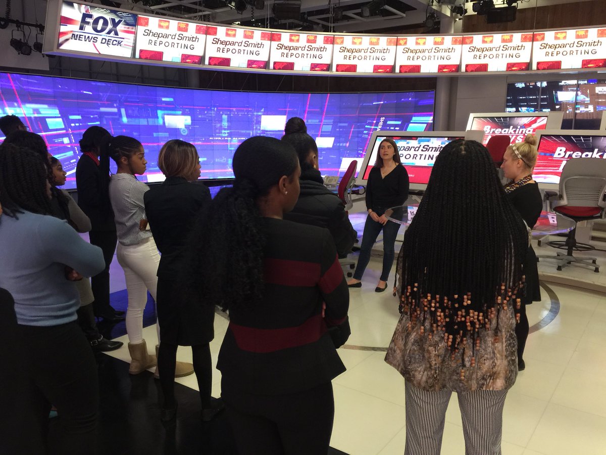 fredEkaye's tweet photo. @HowardU_MJF students “lunch &amp; learn” from tv legend @ArthelNeville “whatever it is you want to do, dress the part.” #MJFMediaTourNYC is in full swing @FoxNews @FoxBusiness. You’d be here too ...if you were #TaughtByKendrick @HowardU ! https://t.co/m7bTy1jrAb