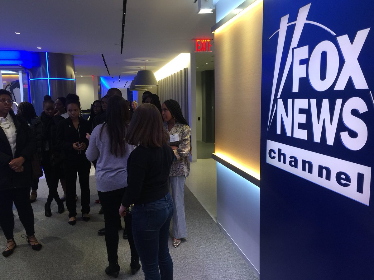 fredEkaye's tweet photo. @HowardU_MJF students “lunch &amp; learn” from tv legend @ArthelNeville “whatever it is you want to do, dress the part.” #MJFMediaTourNYC is in full swing @FoxNews @FoxBusiness. You’d be here too ...if you were #TaughtByKendrick @HowardU ! https://t.co/m7bTy1jrAb