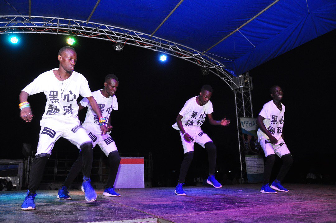 EmmanuelLuvuuma's tweet photo. When young blood takes over the stage at family planning concert Booma grounds. #FPMuNdongo @ogwaldee @Mechodu @ https://t.co/SzyyDllh0B