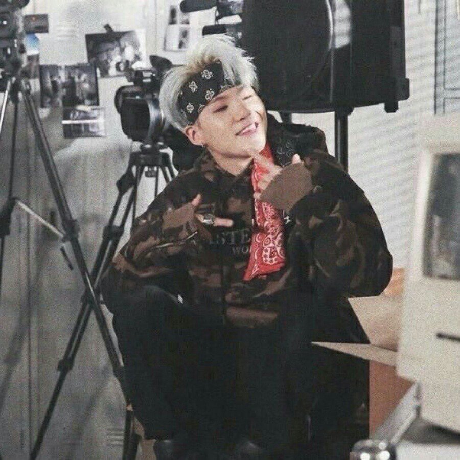 🔞 tweet media