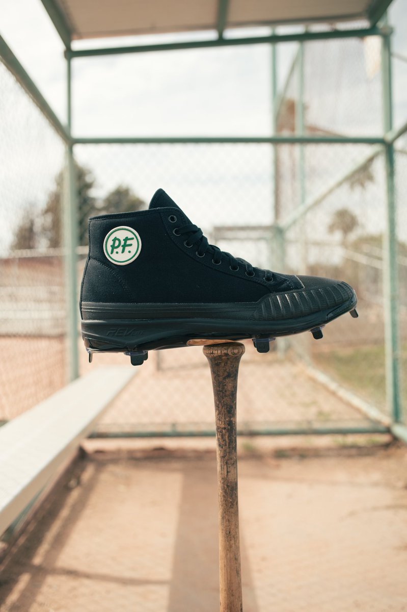 new balance pf flyers metal cleats