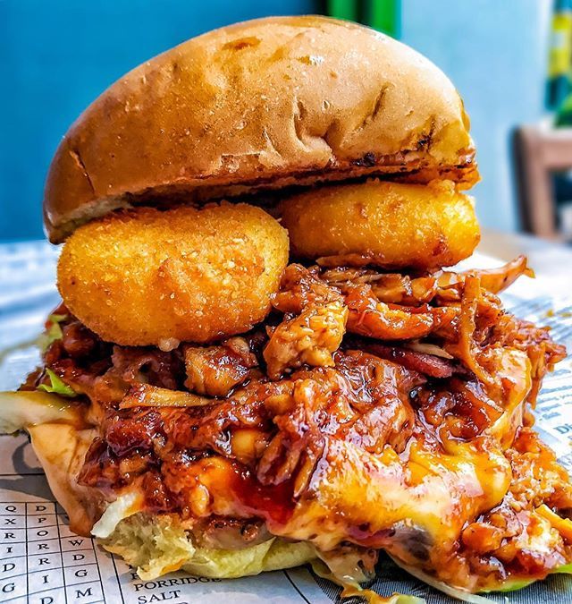 The Baby Bel-ieve it Burger from <a href="/montyslounge/">Montys Lounge</a> 😍😍😍
Shredded chicken, cheese, bacon, Franky’s Mayo and Pork BBQ sauce 🙌🏻 topped with two DEEP FRIED BABY BEL’S 🤪 Omg!!
I can’t even explain how freaking good this burger was! 🤤 I didn’t even think I … ift.tt/2Eq5k8h