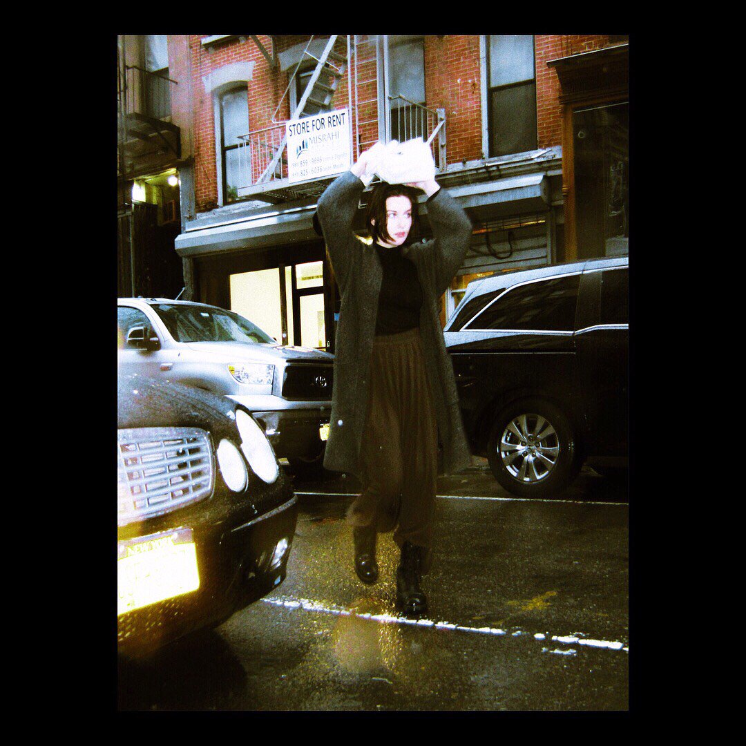RAFAEL__ARTURO's tweet photo. “ DOSSIER PLIANT “ ,(Drama/Romance) a collection of images focusing on a young woman leaving work on a rainy day who ends up stumbling upon a mysterious piece of clothing in which believes it belongs to the man of her dreams featuring @thatkompson modeling for Black Image Studios https://t.co/qIYpNPvRGa