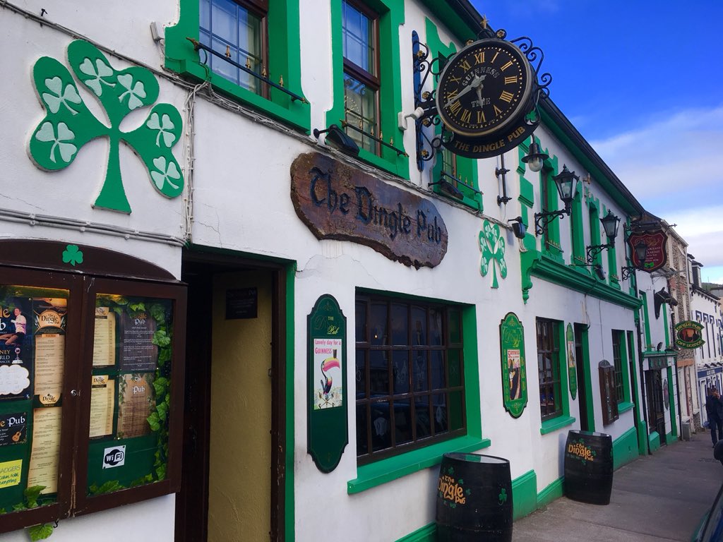 seag1rl's tweet photo. Arrived in my Shamrock clad hostelry ☘️ https://t.co/MC0hFuU9hU