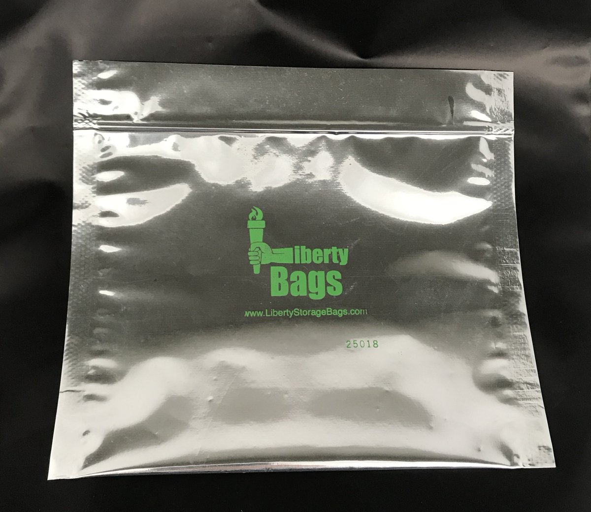 CarverJohns's tweet photo. Liberty Bags Mitigate ALL ODORS

Maintain Weight with the Lowest Moisture Transmission
Anti Fungal and Antimicrobial
Clean and Chemical Free
FDA Food and Medicine Compliant
Anti-Static and the Most Smell Proof Bag Available Anywhere

https://t.co/3b73riSeAK https://t.co/br9x1LhDeM