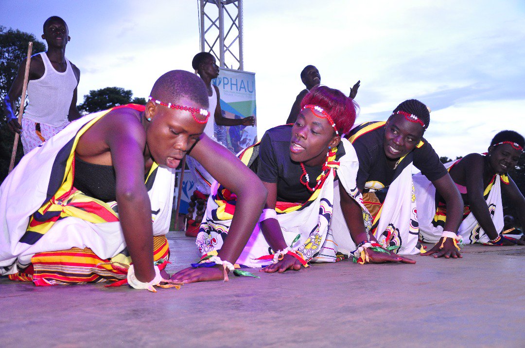 EmmanuelLuvuuma's tweet photo. Culture takes over at family planning concert Booma grounds, miss at your own risk ! @ogwaldee @Mechodu @bwogialex2
#FPMuNdongo https://t.co/MoVsPHL0tj
