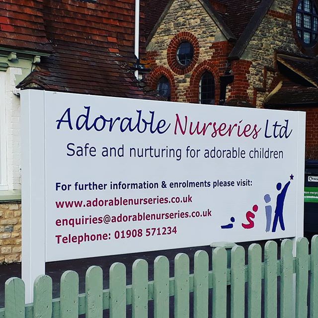 CorinneLucy's tweet photo. The other sort of child need not apply.

Dossing about in Stony Stratford before singing with The Straw Horses later. # #livemusic #hilarioussigns https://t.co/1A51aVQQTm https://t.co/8FxzD9RAbo