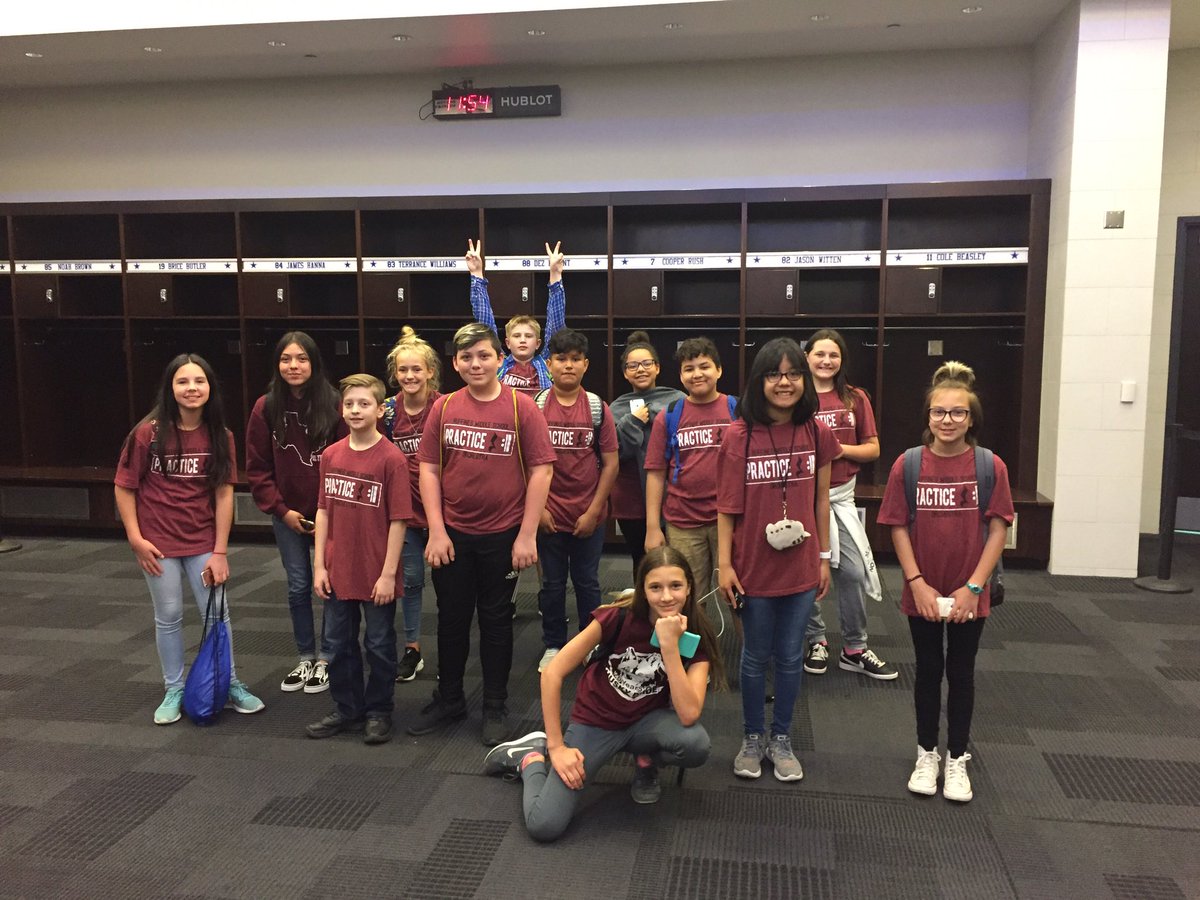 HFMSorchestra's tweet photo. Having a blast touring the cowboys stadium! @HuffinesMS https://t.co/CrpsUmlros